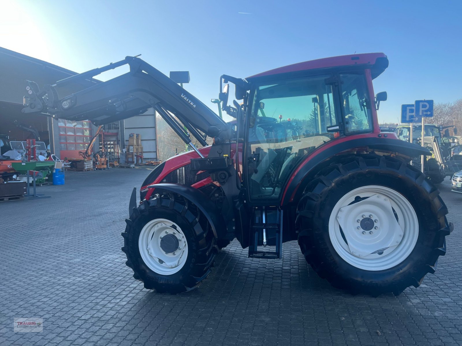 Traktor del tipo Valtra A85 mit FL, Neumaschine en Mainburg/Wambach (Imagen 9)