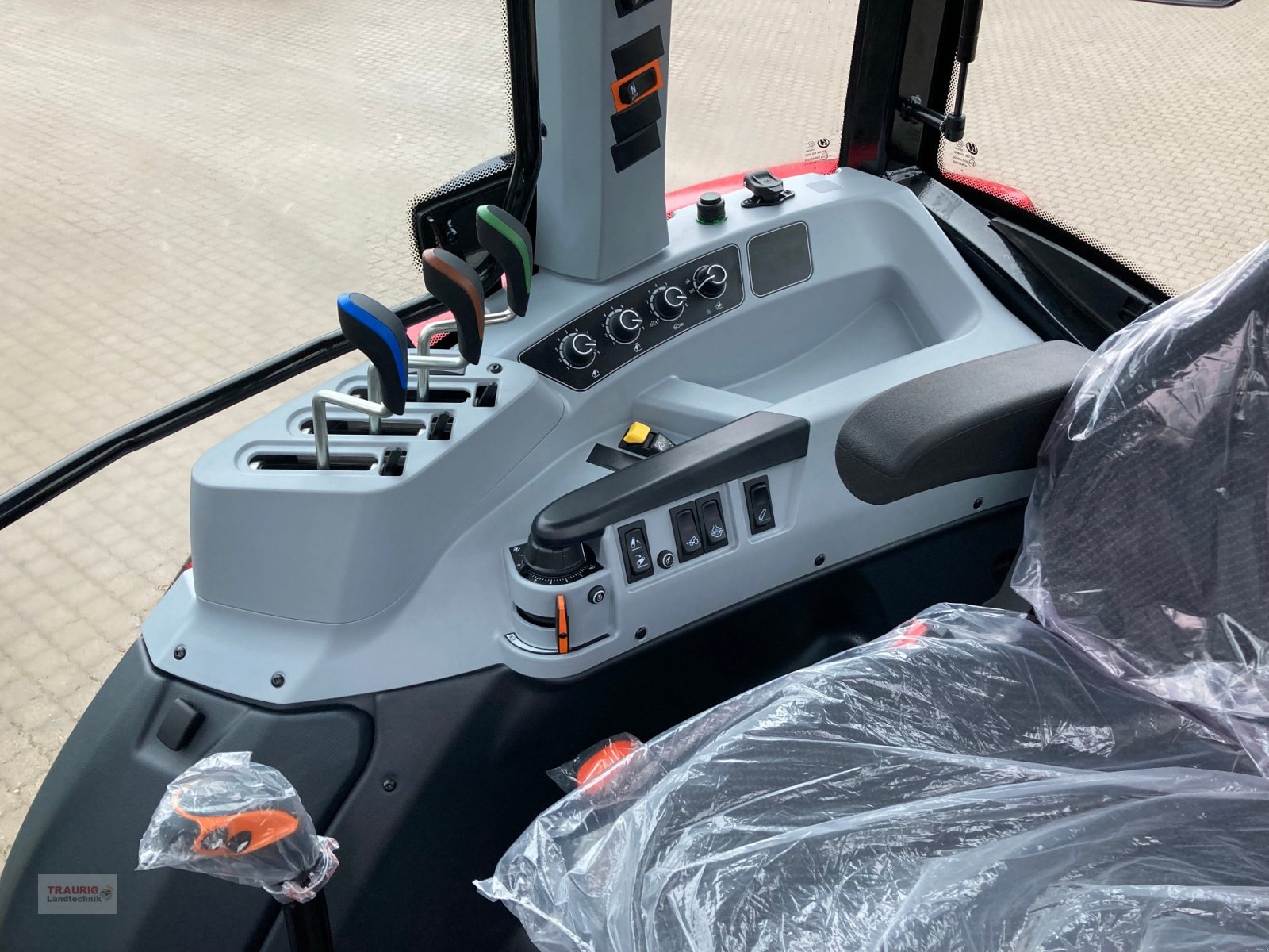 Traktor del tipo Valtra A85 mit FL, Neumaschine en Mainburg/Wambach (Imagen 13)