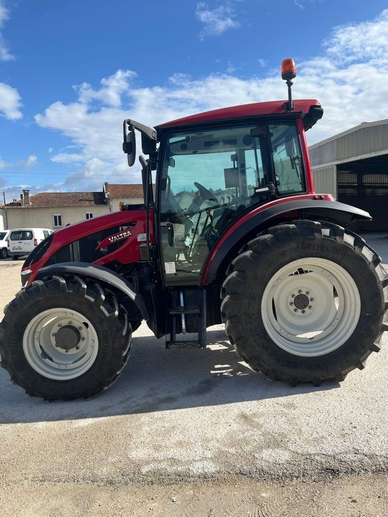 Traktor typu Valtra A85, Gebrauchtmaschine v Lérouville (Obrázek 5)