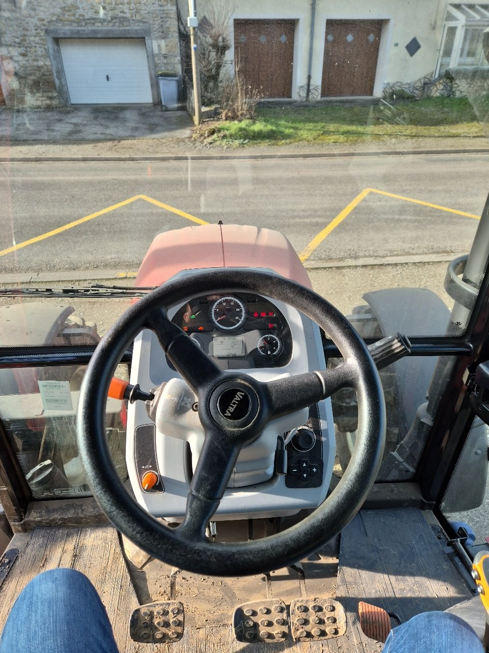 Traktor типа Valtra A85, Gebrauchtmaschine в MANDRES-SUR-VAIR (Фотография 10)