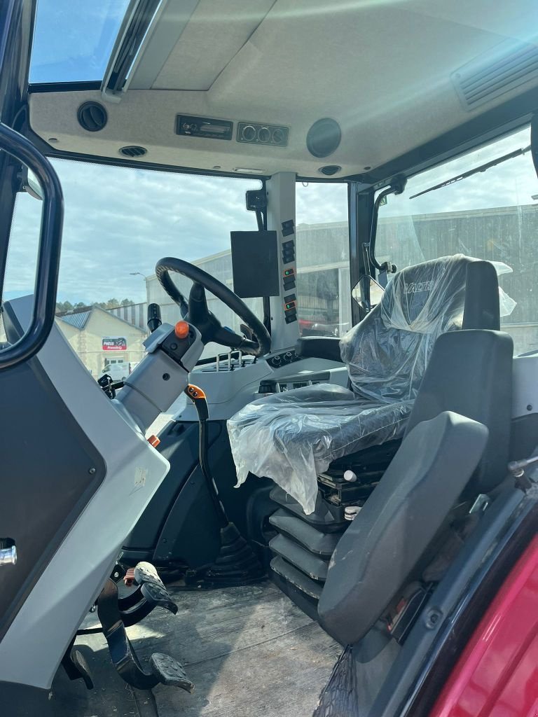 Traktor typu Valtra A85, Gebrauchtmaschine v Lérouville (Obrázek 8)