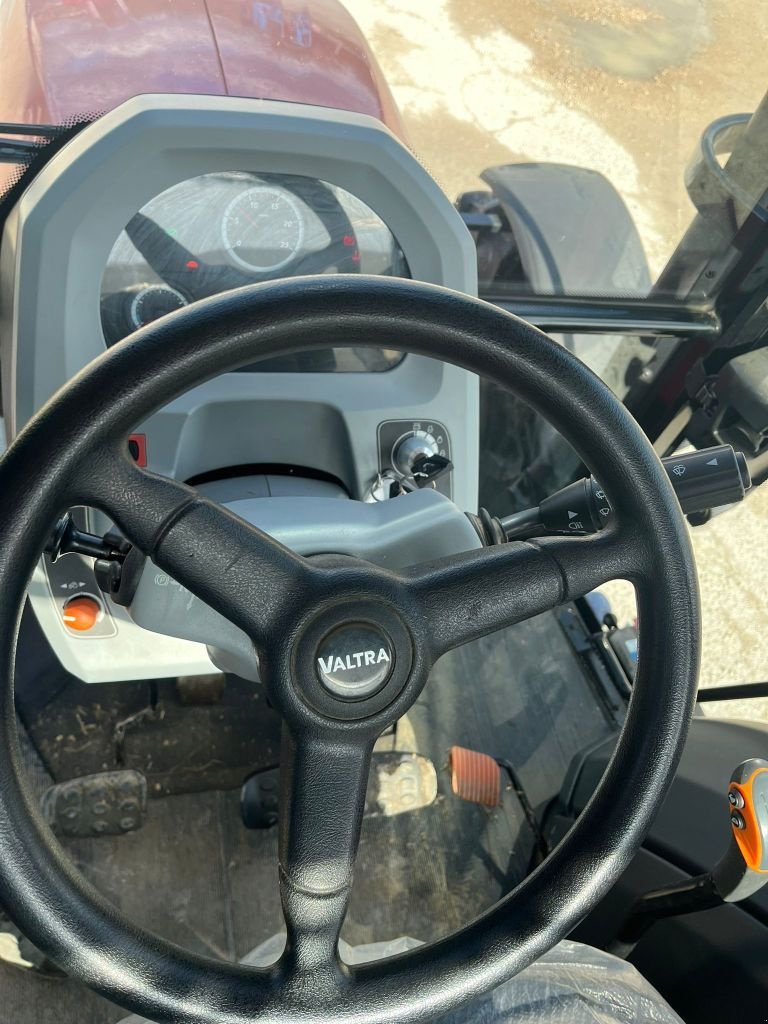 Traktor typu Valtra A85, Gebrauchtmaschine v Lérouville (Obrázek 9)