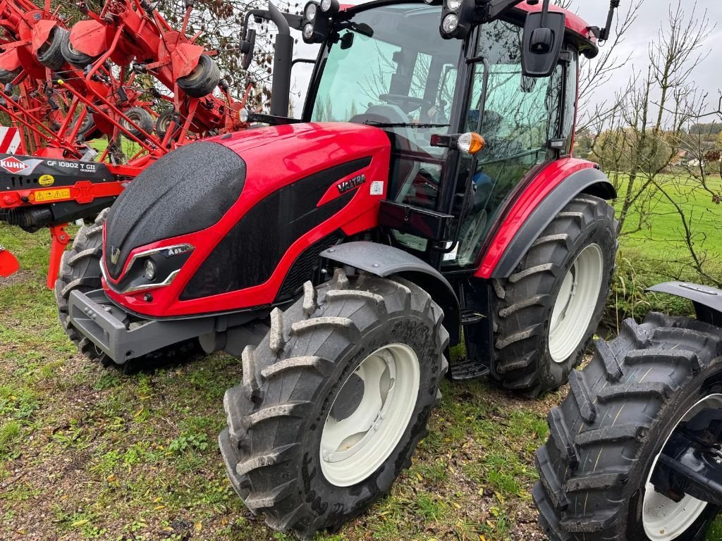 Traktor типа Valtra A85, Gebrauchtmaschine в MANDRES-SUR-VAIR (Фотография 3)