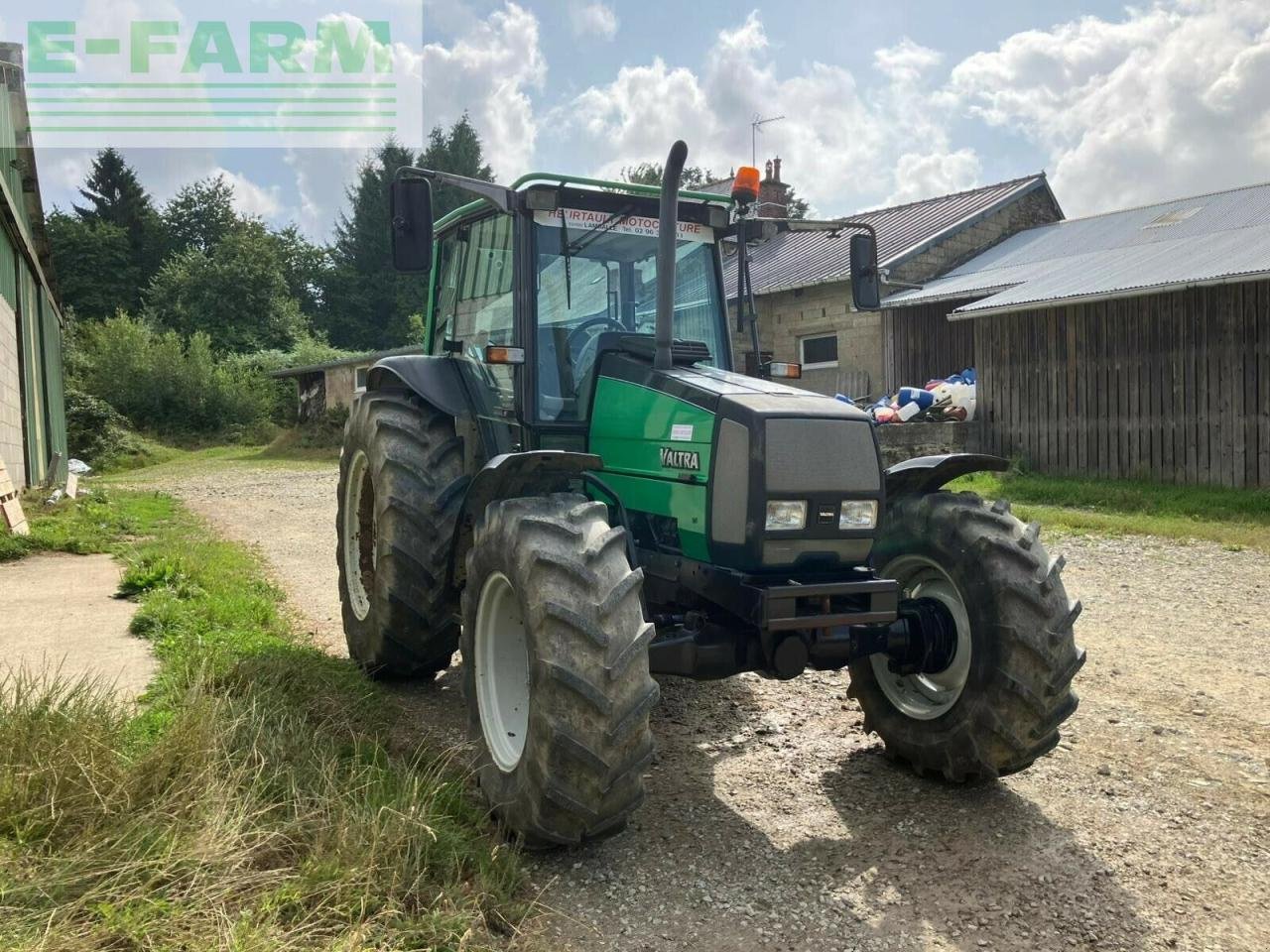 Traktor του τύπου Valtra a85, Gebrauchtmaschine σε PONTIVY (56 - MORBIHAN) (Φωτογραφία 4)