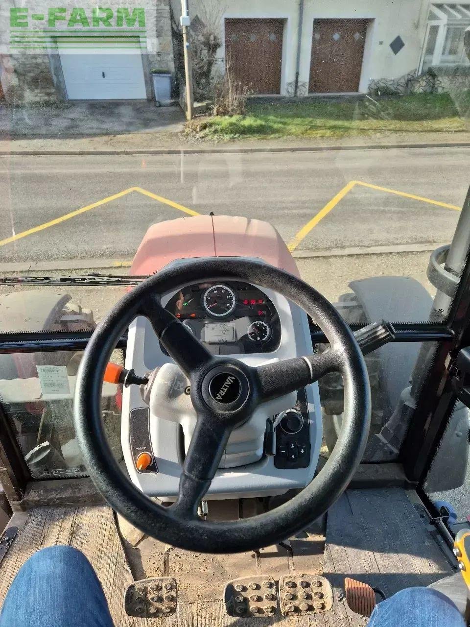 Traktor del tipo Valtra a85, Gebrauchtmaschine en CHAUVONCOURT (Imagen 10)