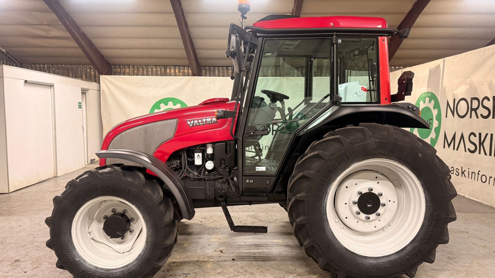 Traktor des Typs Valtra A85, Gebrauchtmaschine in Ølen (Bild 2)