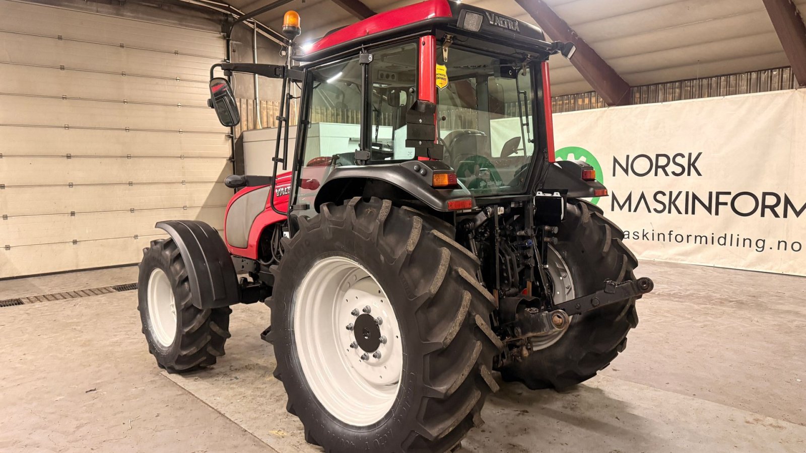 Traktor des Typs Valtra A85, Gebrauchtmaschine in Ølen (Bild 3)