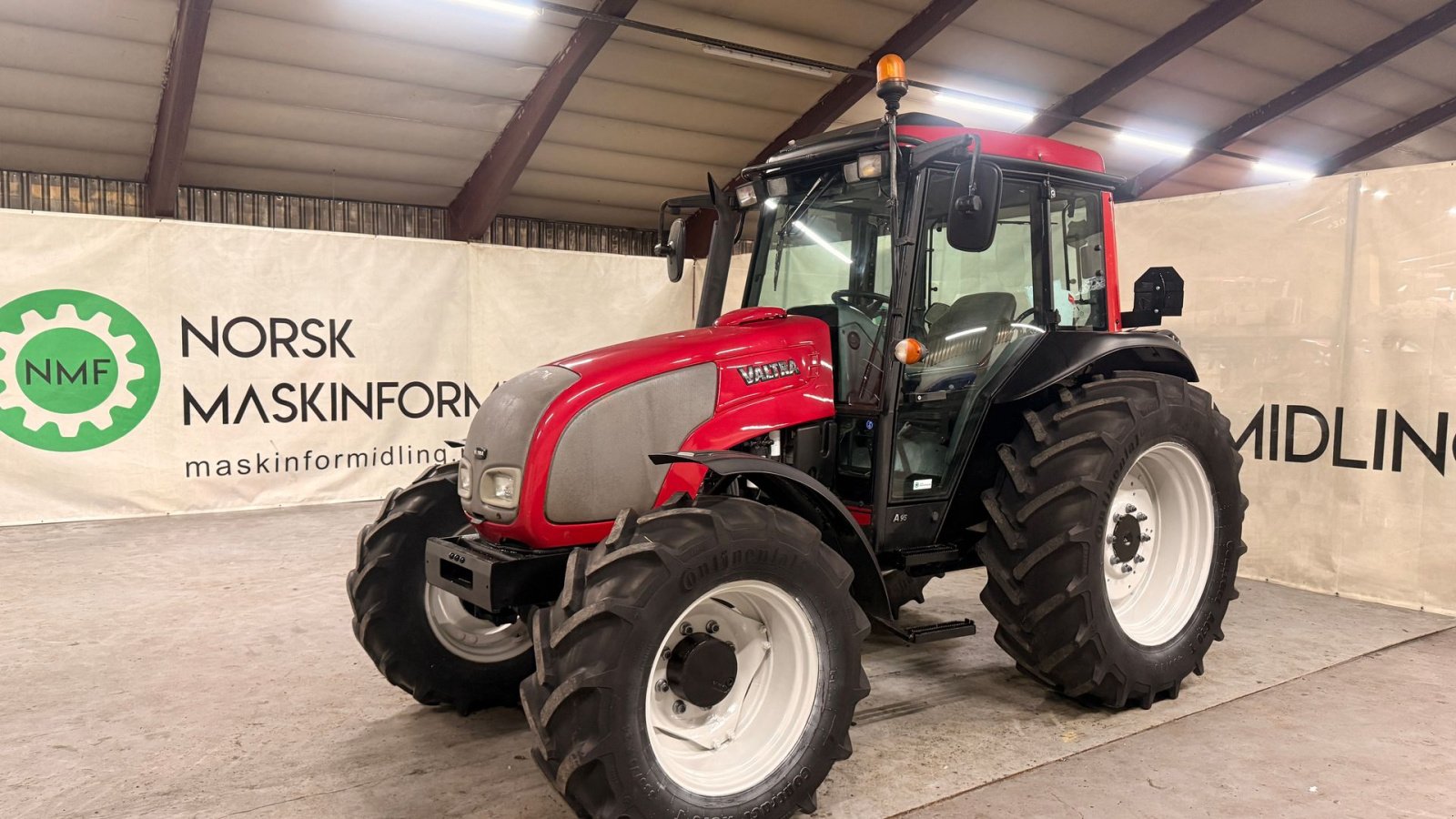 Traktor des Typs Valtra A85, Gebrauchtmaschine in Ølen (Bild 1)