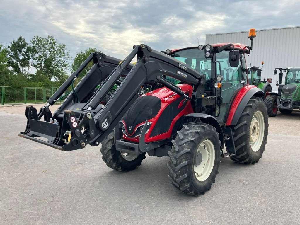 Traktor du type Valtra A85, Gebrauchtmaschine en VIRECOURT (Photo 2)