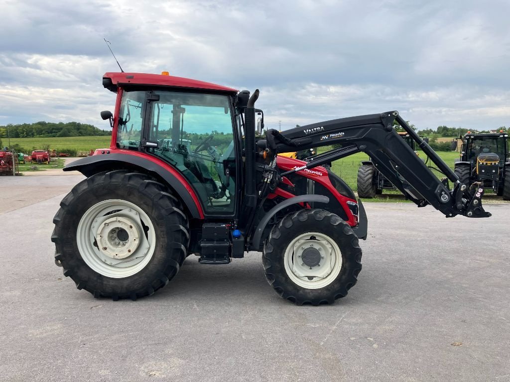 Traktor du type Valtra A85, Gebrauchtmaschine en VIRECOURT (Photo 4)