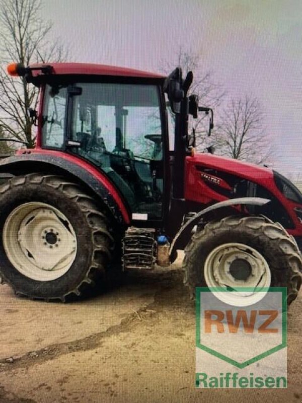 Traktor of the type Valtra A85, Gebrauchtmaschine in Saarburg (Picture 2)