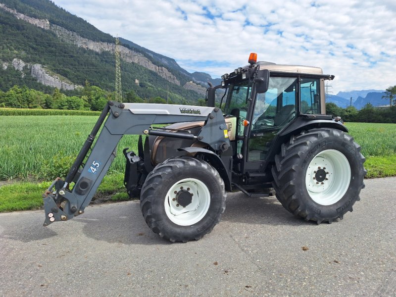 Traktor типа Valtra A93 Traktor, Gebrauchtmaschine в Chur (Фотография 1)