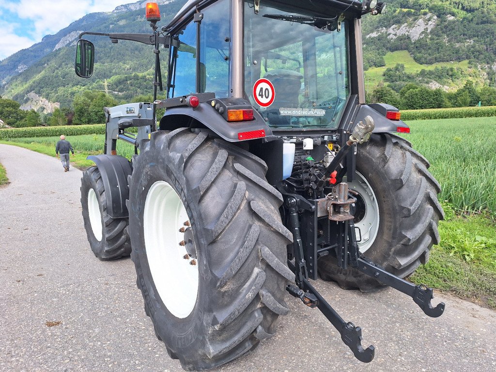 Traktor типа Valtra A93 Traktor, Gebrauchtmaschine в Chur (Фотография 5)