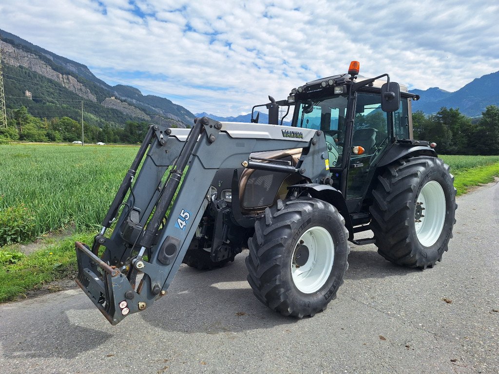 Traktor типа Valtra A93 Traktor, Gebrauchtmaschine в Chur (Фотография 2)