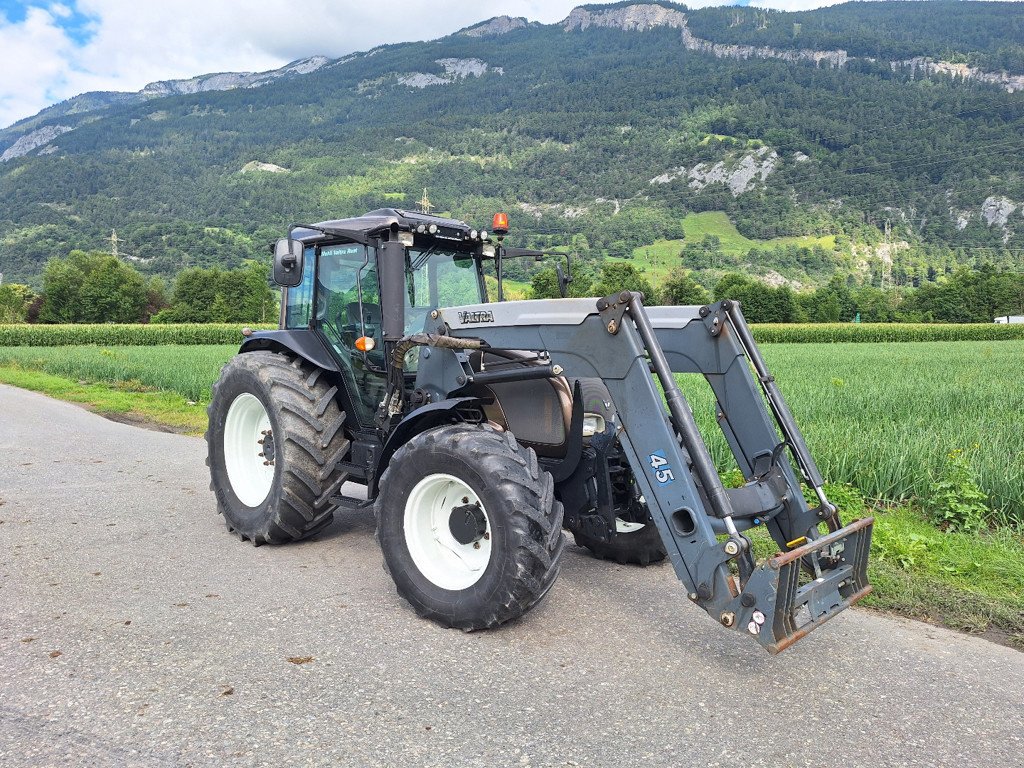 Traktor типа Valtra A93 Traktor, Gebrauchtmaschine в Chur (Фотография 4)