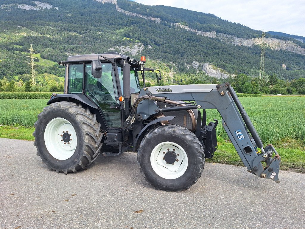 Traktor типа Valtra A93 Traktor, Gebrauchtmaschine в Chur (Фотография 3)
