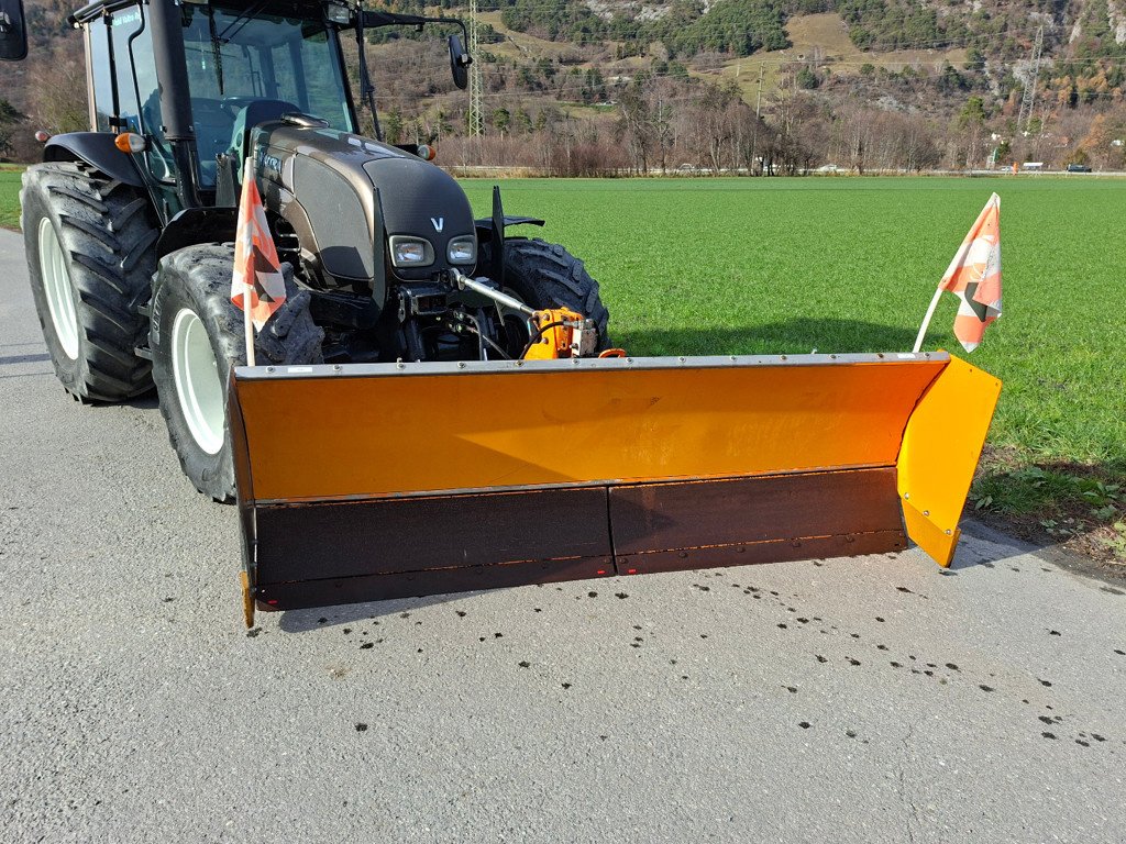 Traktor tipa Valtra A93 Traktor, Gebrauchtmaschine u Chur (Slika 4)