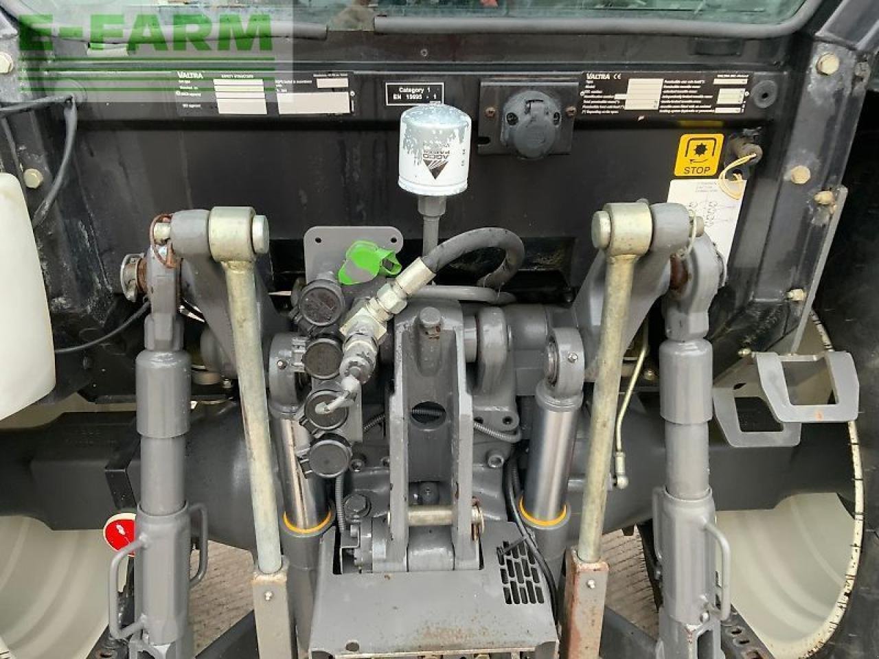 Traktor des Typs Valtra a93 unlimited tractor (st25247), Gebrauchtmaschine in SHAFTESBURY (Bild 15)