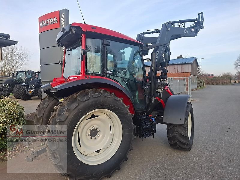 Traktor van het type Valtra A95, Neumaschine in St. Michaelisdonn (Foto 2)