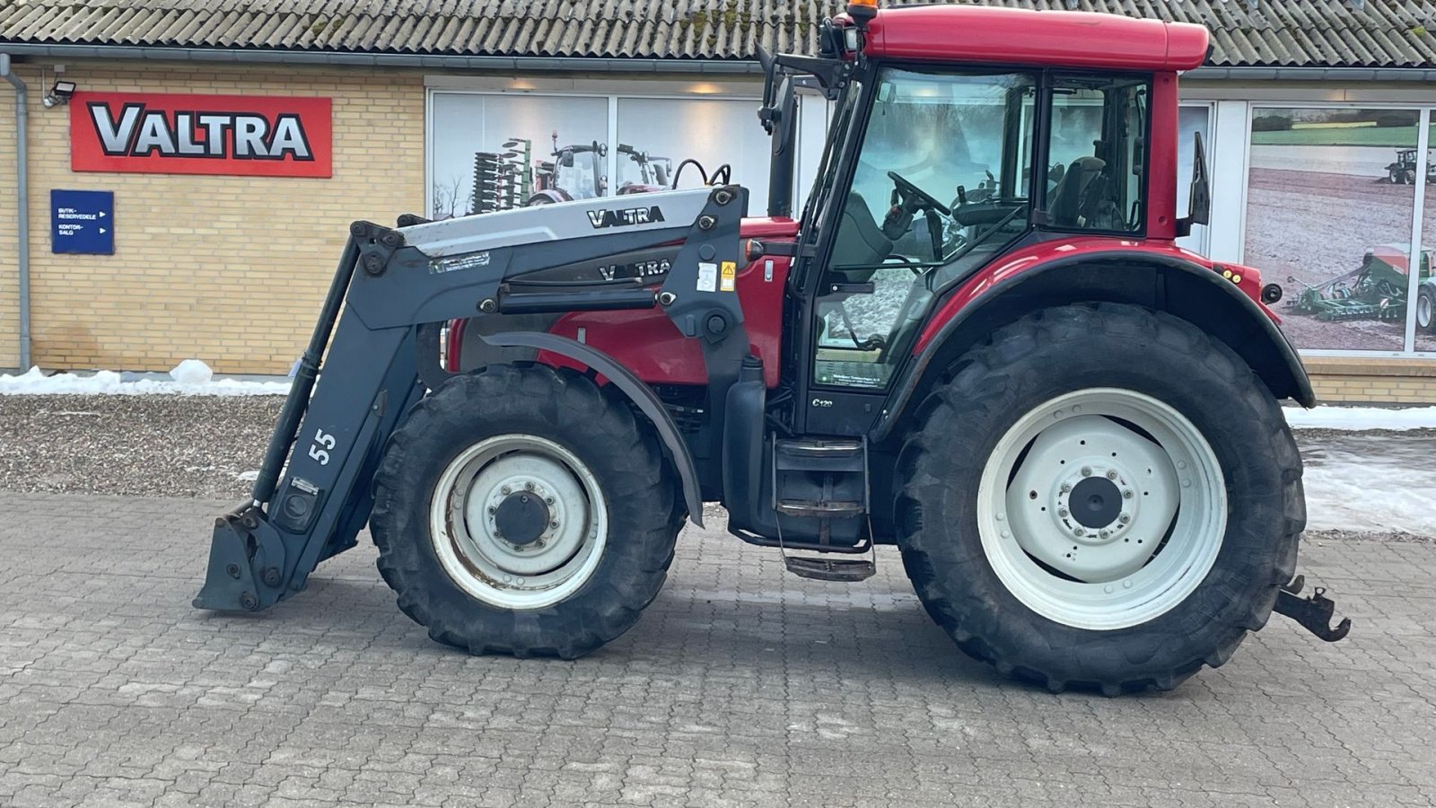 Traktor del tipo Valtra C120, Gebrauchtmaschine In Nimtofte (Immagine 10)