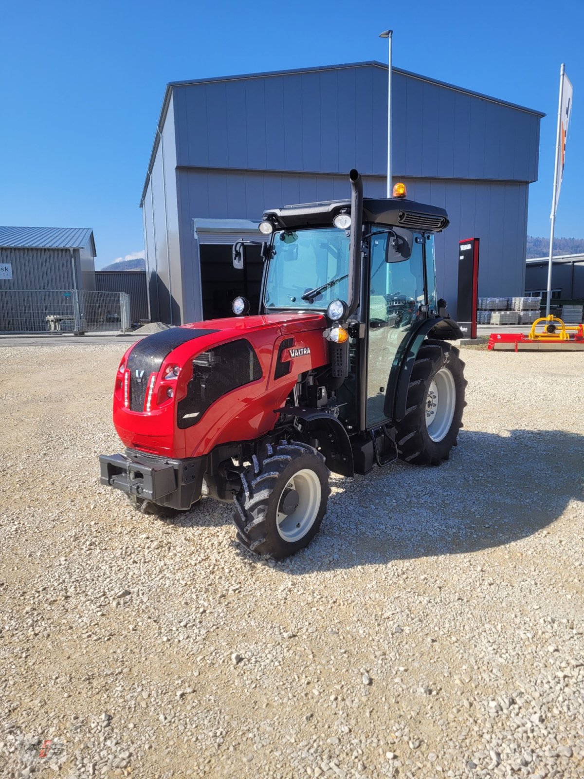 Traktor des Typs Valtra F105, Gebrauchtmaschine in Engen-Welschingen (Bild 1)