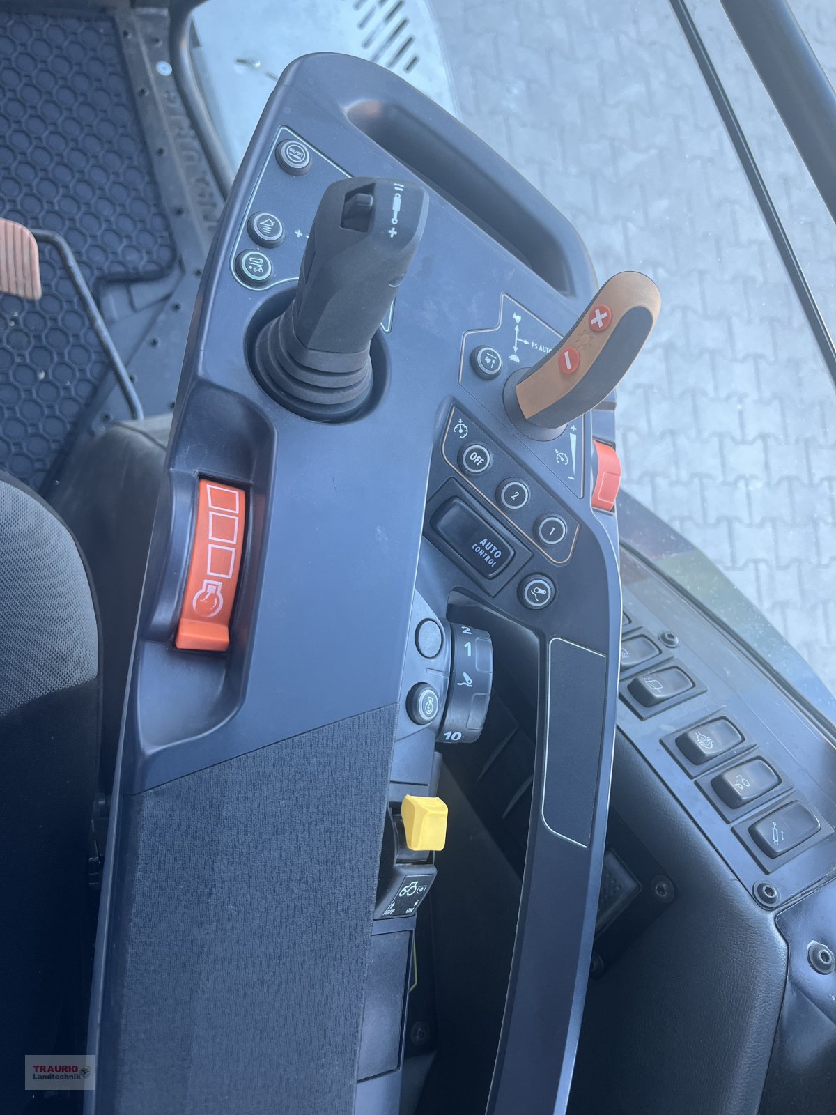 Traktor des Typs Valtra G 105 A-Hopfen, Neumaschine in Mainburg/Wambach (Bild 4)