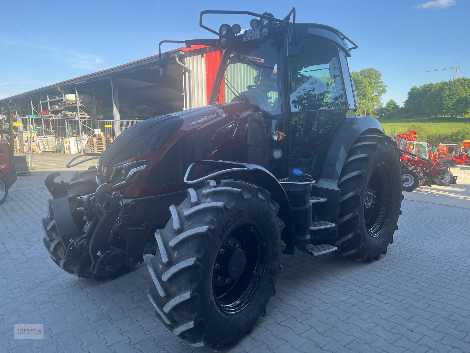 Traktor des Typs Valtra G 105 A-Hopfen, Neumaschine in Mainburg/Wambach (Bild 8)