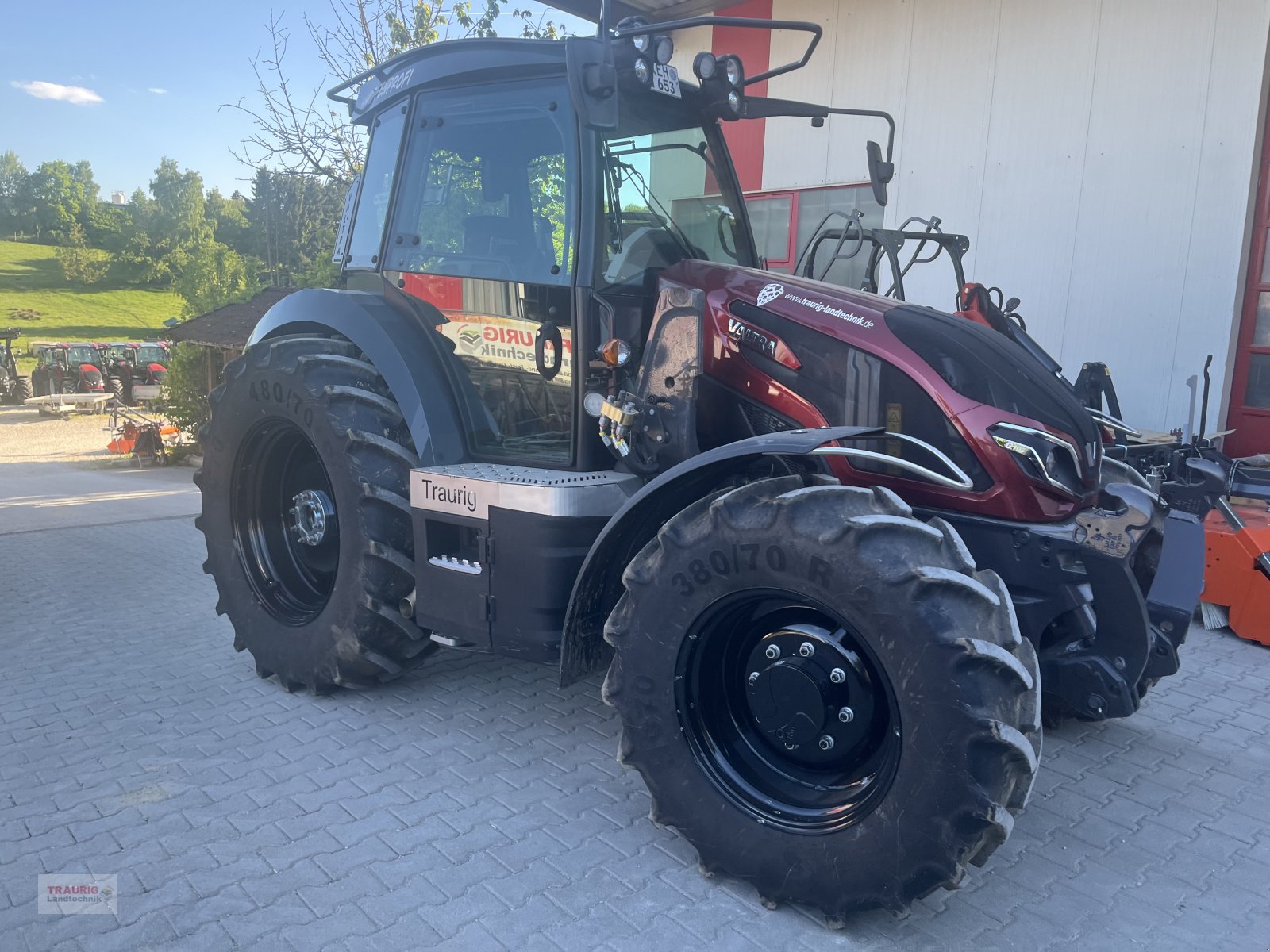 Traktor des Typs Valtra G 105 A-Hopfen, Neumaschine in Mainburg/Wambach (Bild 11)