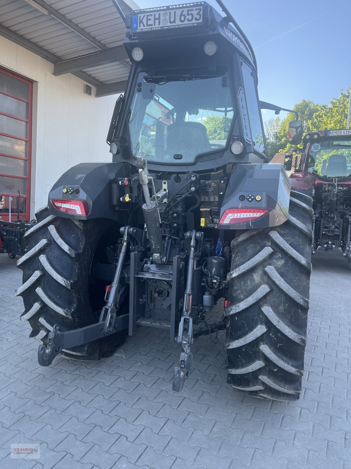 Traktor des Typs Valtra G 105 A-Hopfen, Neumaschine in Mainburg/Wambach (Bild 13)