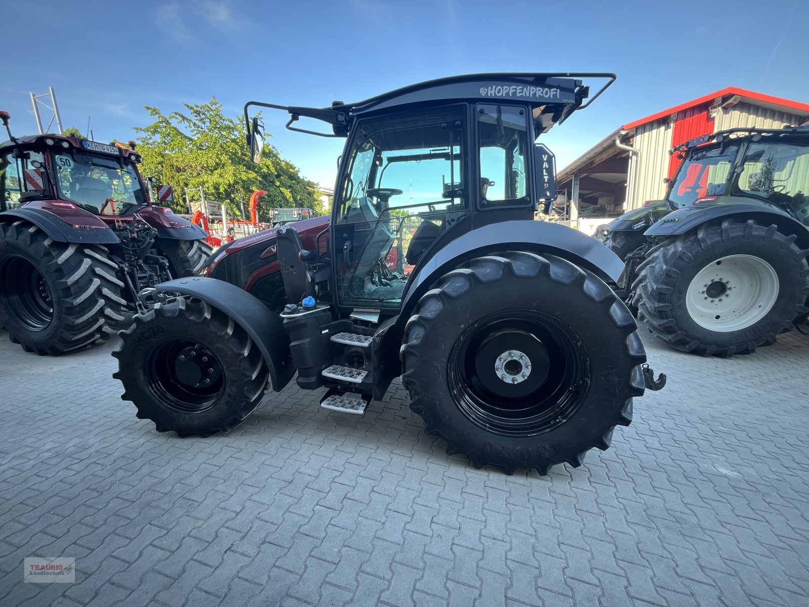 Traktor des Typs Valtra G 105 A-Hopfen, Neumaschine in Mainburg/Wambach (Bild 21)