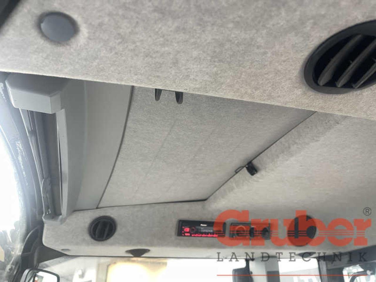 Traktor des Typs Valtra G 105 V 1B9 (inkl. Gewährleistungsverlängerung), Gebrauchtmaschine in Ampfing (Bild 7)