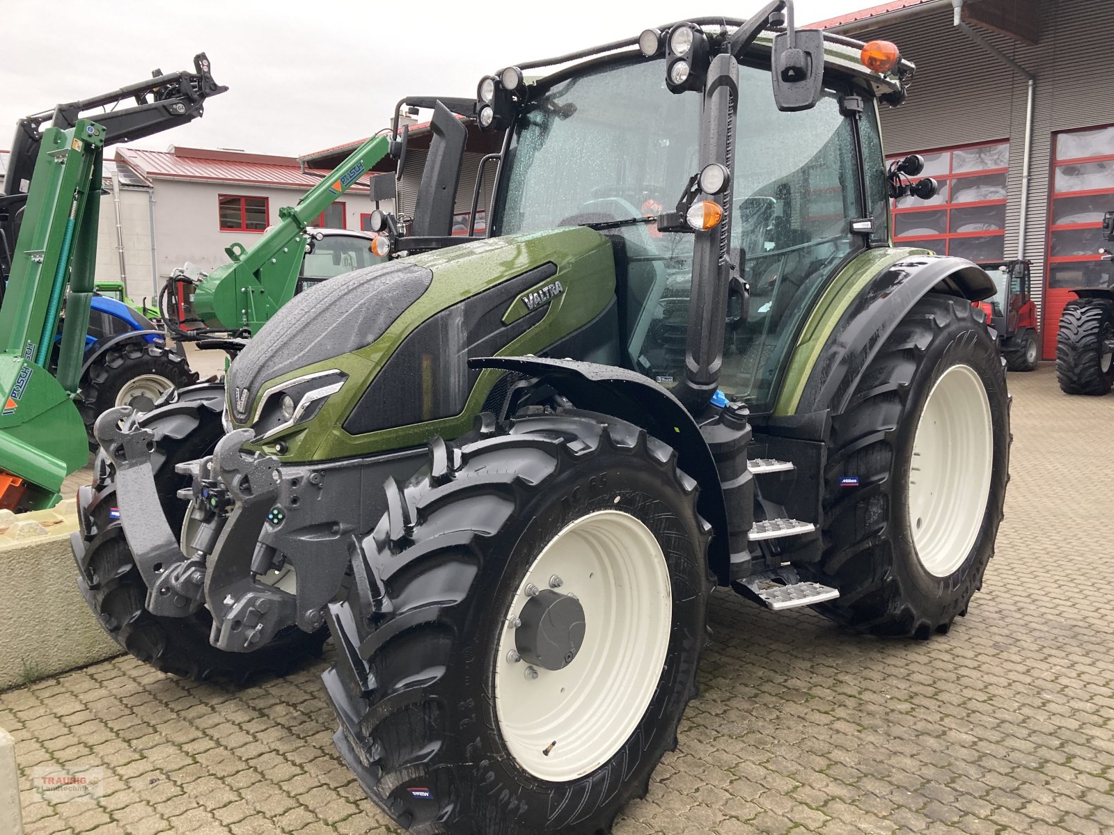 Traktor des Typs Valtra G 125 Aktiv, Neumaschine in Mainburg/Wambach (Bild 1)
