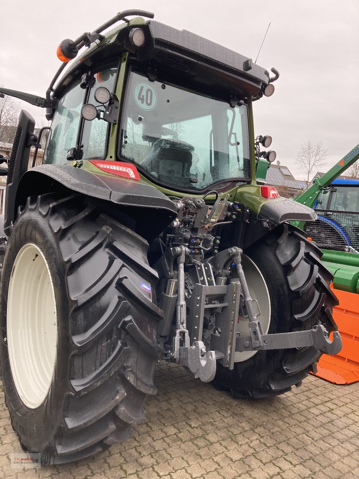 Traktor des Typs Valtra G 125 Aktiv, Neumaschine in Mainburg/Wambach (Bild 2)