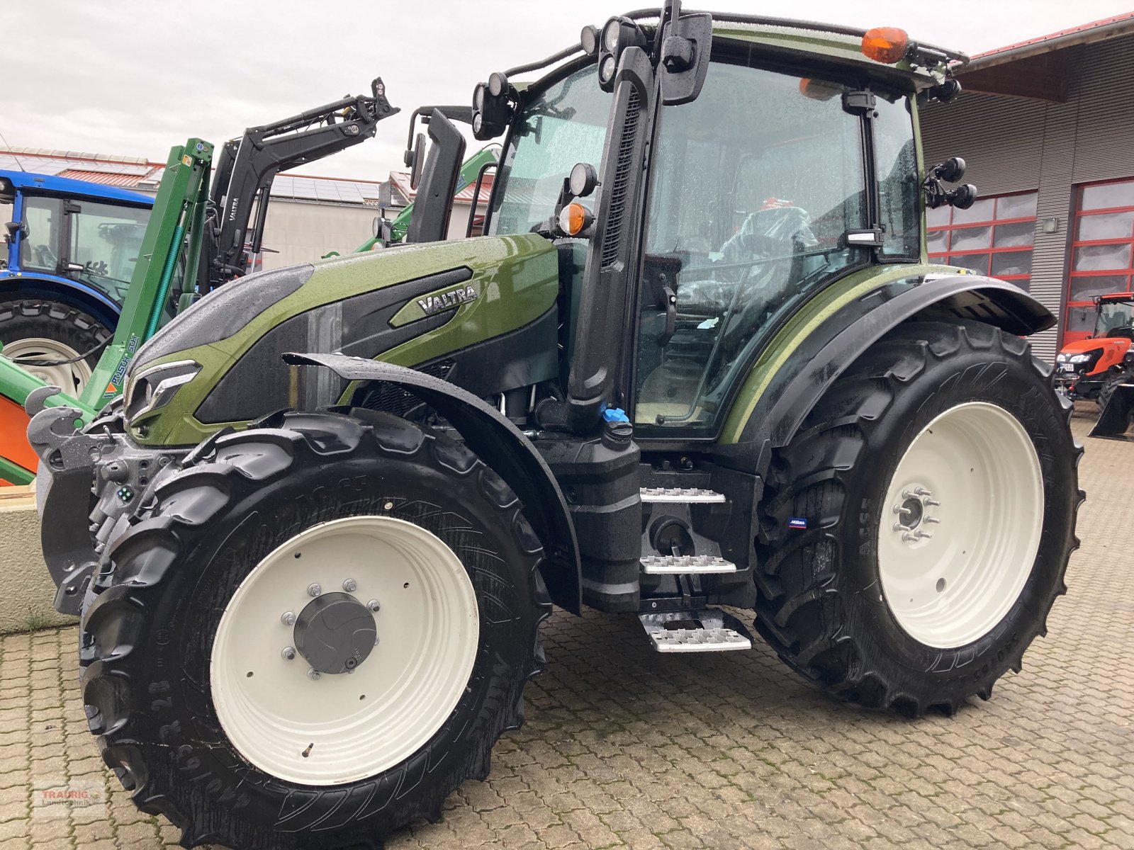 Traktor des Typs Valtra G 125 Aktiv, Neumaschine in Mainburg/Wambach (Bild 9)