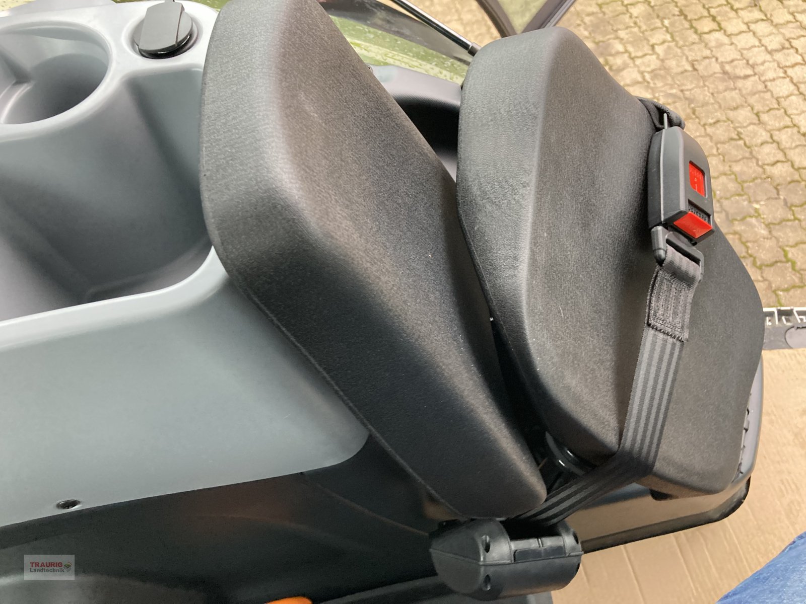 Traktor des Typs Valtra G 125 Aktiv, Neumaschine in Mainburg/Wambach (Bild 16)