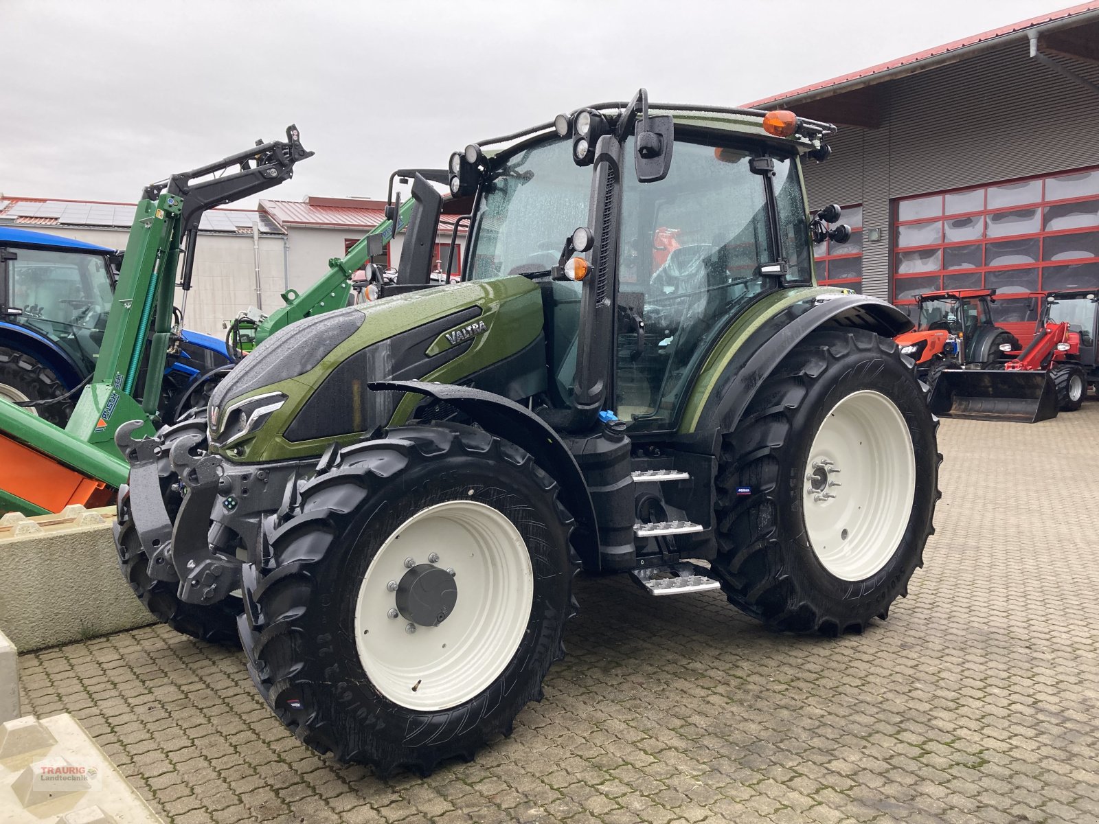 Traktor des Typs Valtra G 125 Aktiv, Neumaschine in Mainburg/Wambach (Bild 19)