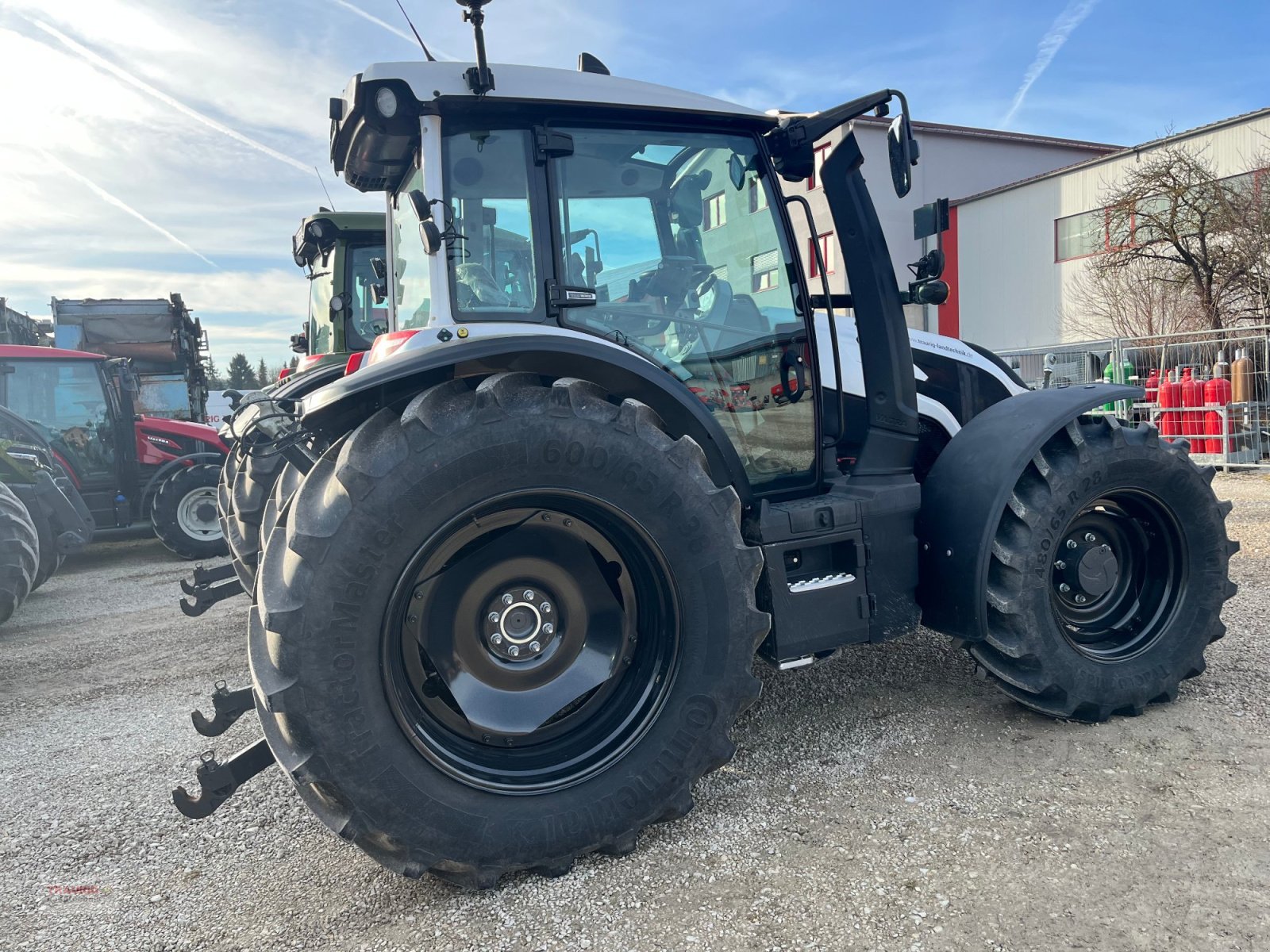 Traktor типа Valtra G 125 V, Neumaschine в Mainburg/Wambach (Фотография 8)