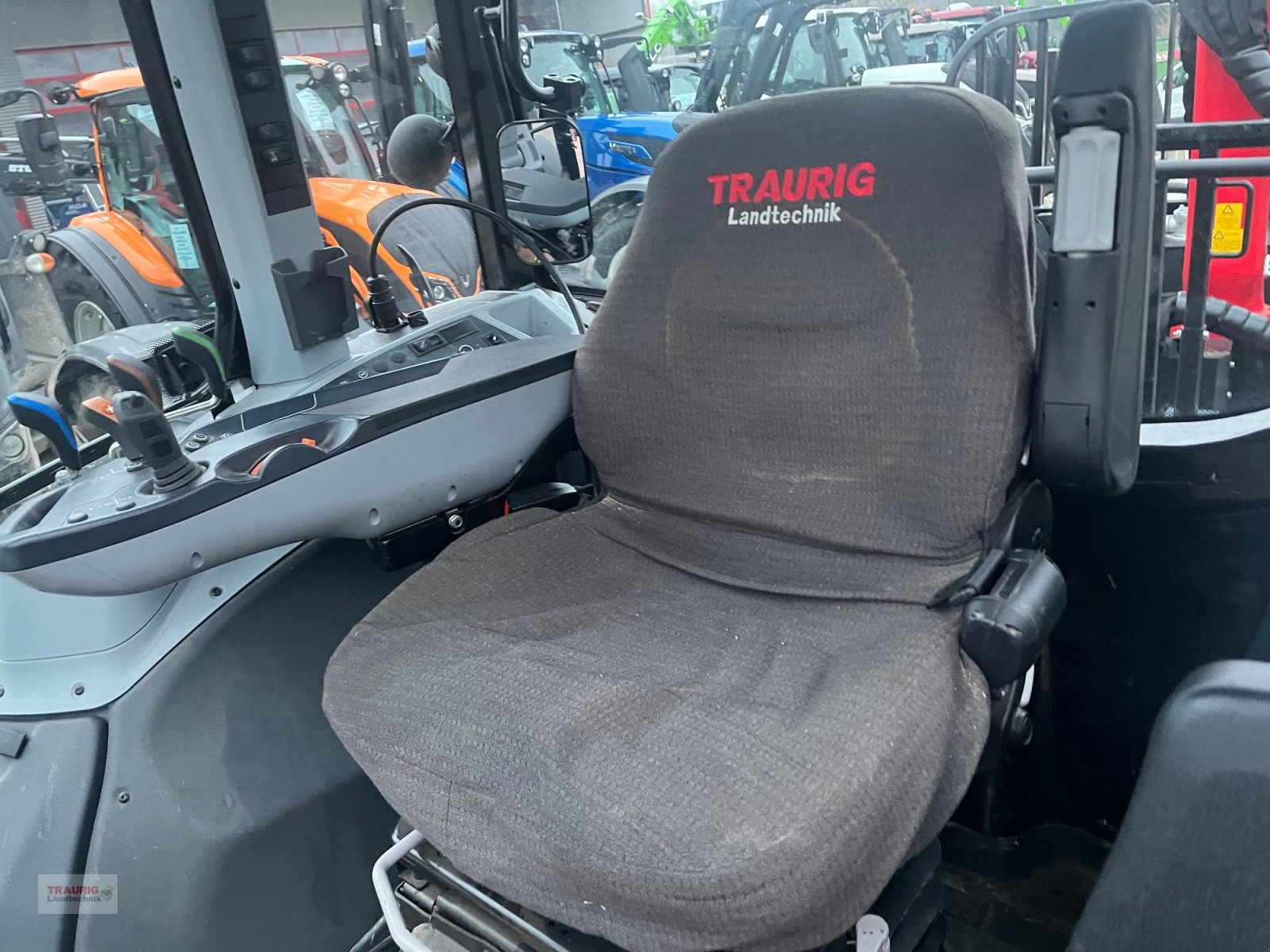 Traktor типа Valtra G 125A mit FL, Gebrauchtmaschine в Mainburg/Wambach (Фотография 8)