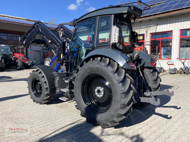 Traktor des Typs Valtra G 125V- Hopfen, Neumaschine in Mainburg/Wambach (Bild 1)