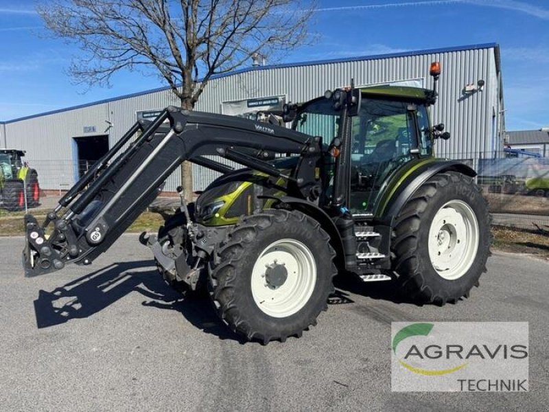 Traktor типа Valtra G 135 A 1B9, Gebrauchtmaschine в Meppen (Фотография 1)