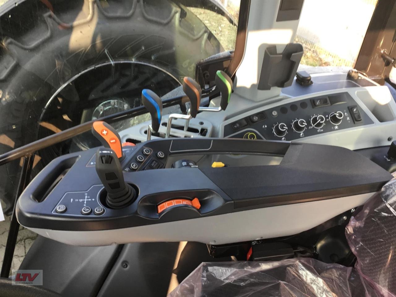 Traktor του τύπου Valtra G 135 A FL, Neumaschine σε Eggenfelden (Φωτογραφία 2)