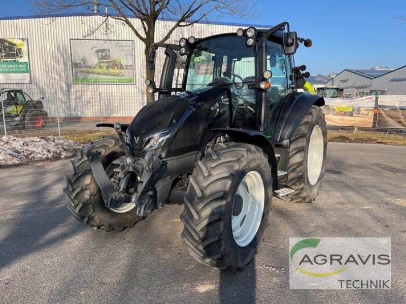 Traktor типа Valtra G 135 A, Gebrauchtmaschine в Meppen