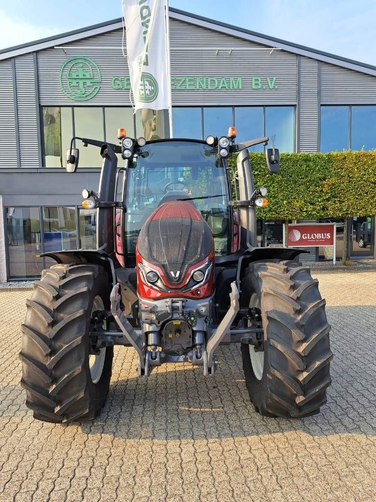 Traktor van het type Valtra G 135 Active, Neumaschine in Borne (Foto 3)