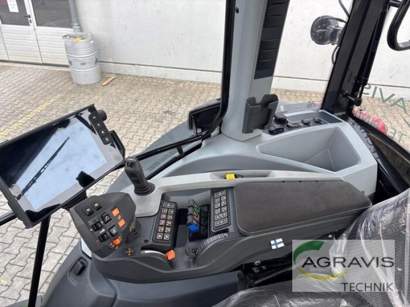 Traktor типа Valtra G 135 V 1B9, Gebrauchtmaschine в Salzkotten (Фотография 7)