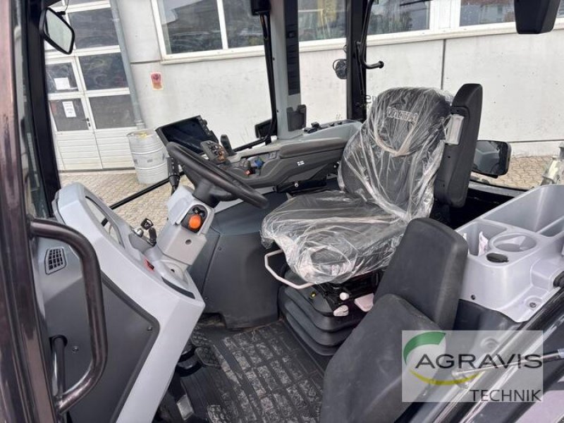 Traktor типа Valtra G 135 V 1B9, Gebrauchtmaschine в Salzkotten (Фотография 5)