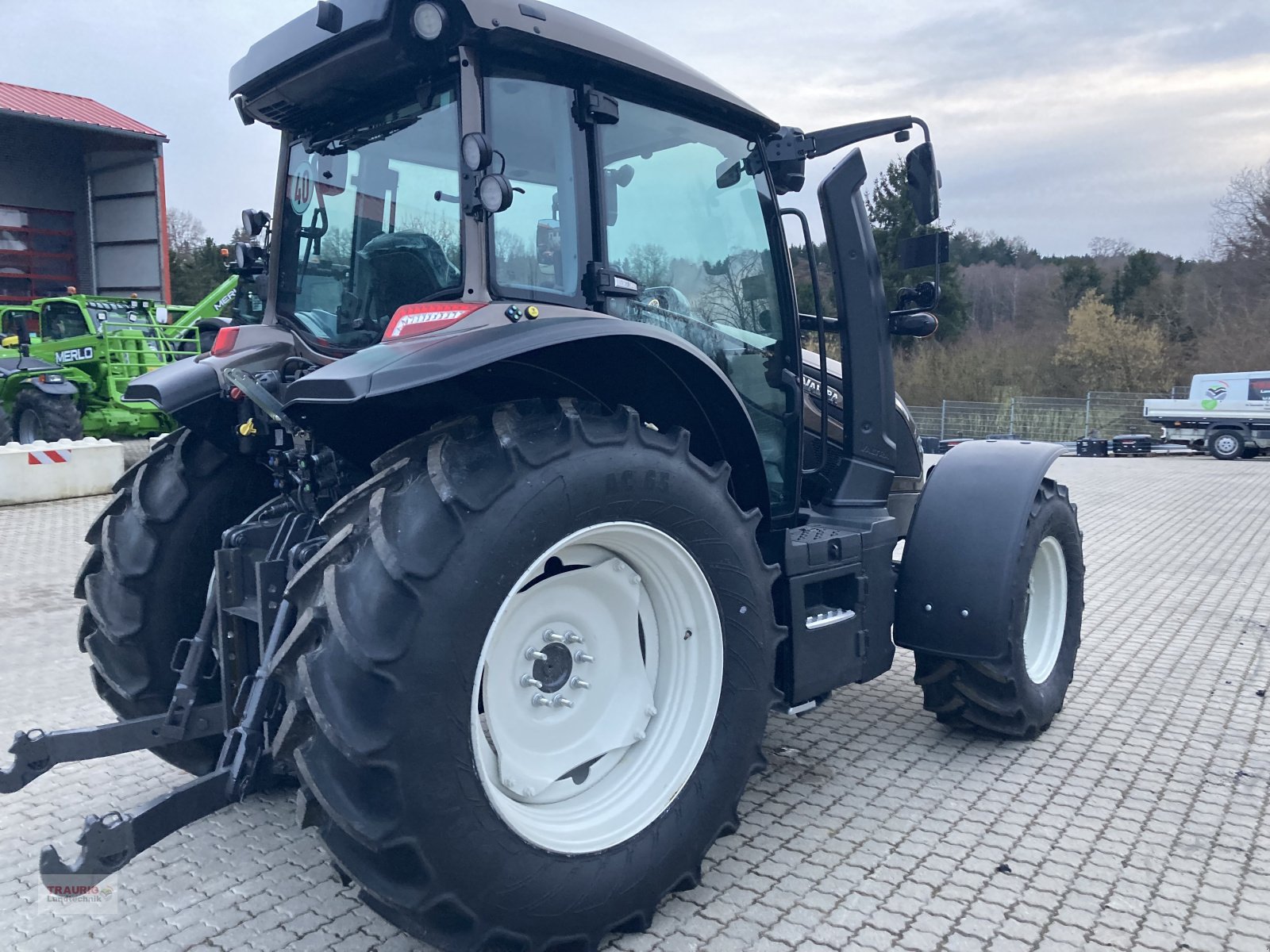 Traktor des Typs Valtra G105 A, Neumaschine in Mainburg/Wambach (Bild 10)