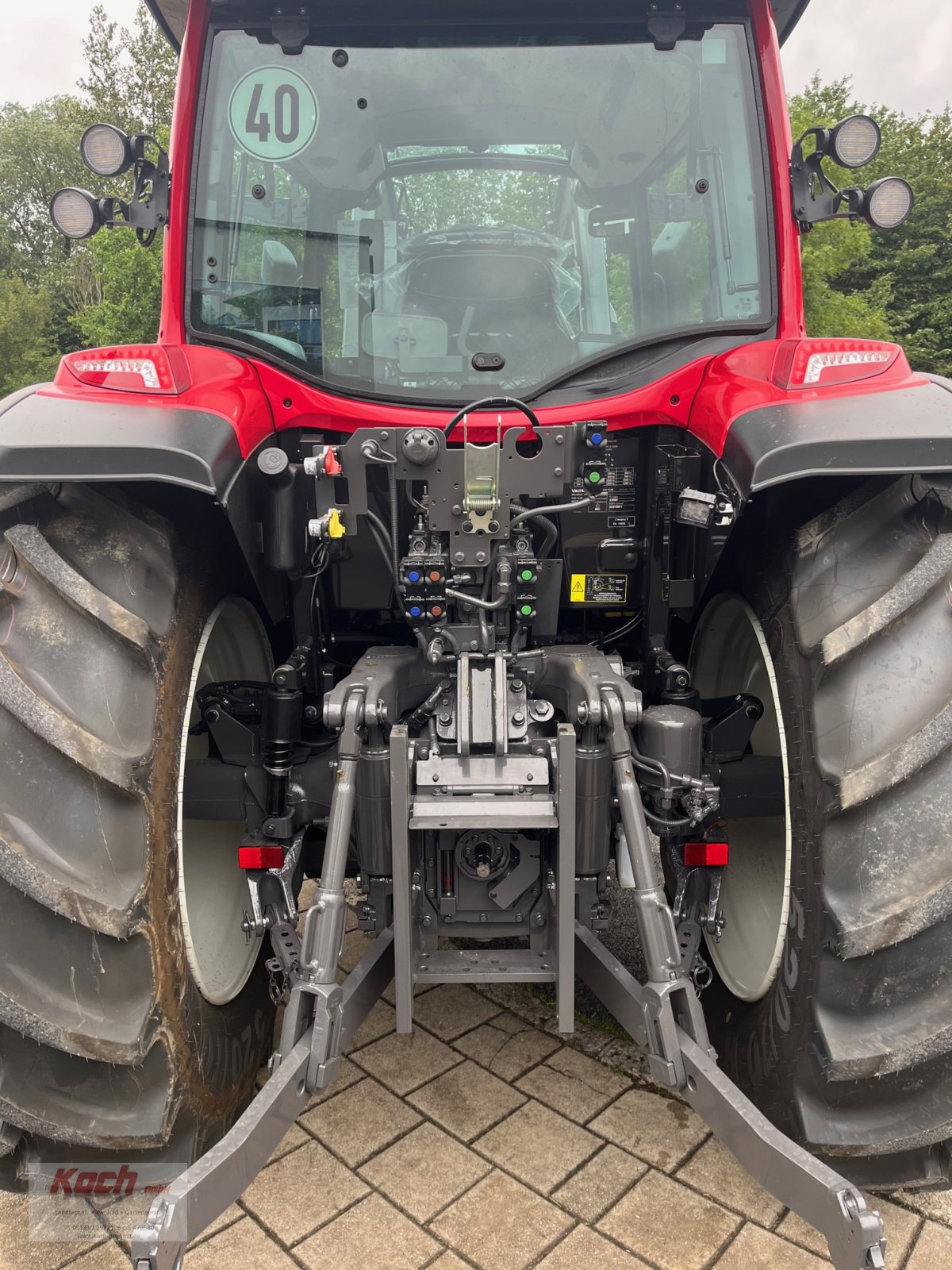 Traktor of the type Valtra G105 H, Neumaschine in Neumarkt / Pölling (Picture 7)
