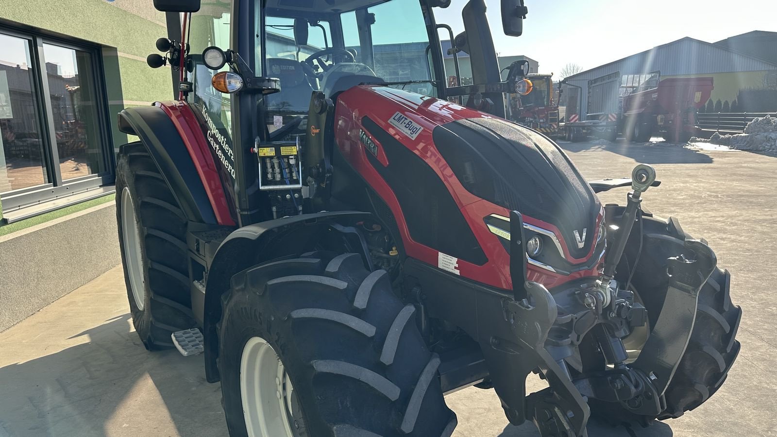 Traktor от тип Valtra G105, Gebrauchtmaschine в Hürm (Снимка 4)