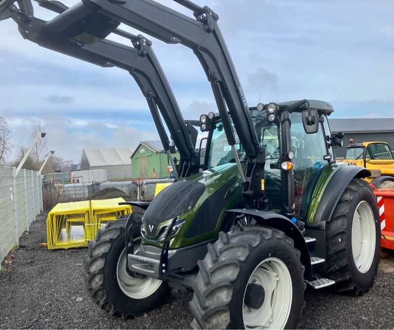 Traktor des Typs Valtra G105A, Gebrauchtmaschine in Sterup (Bild 1)