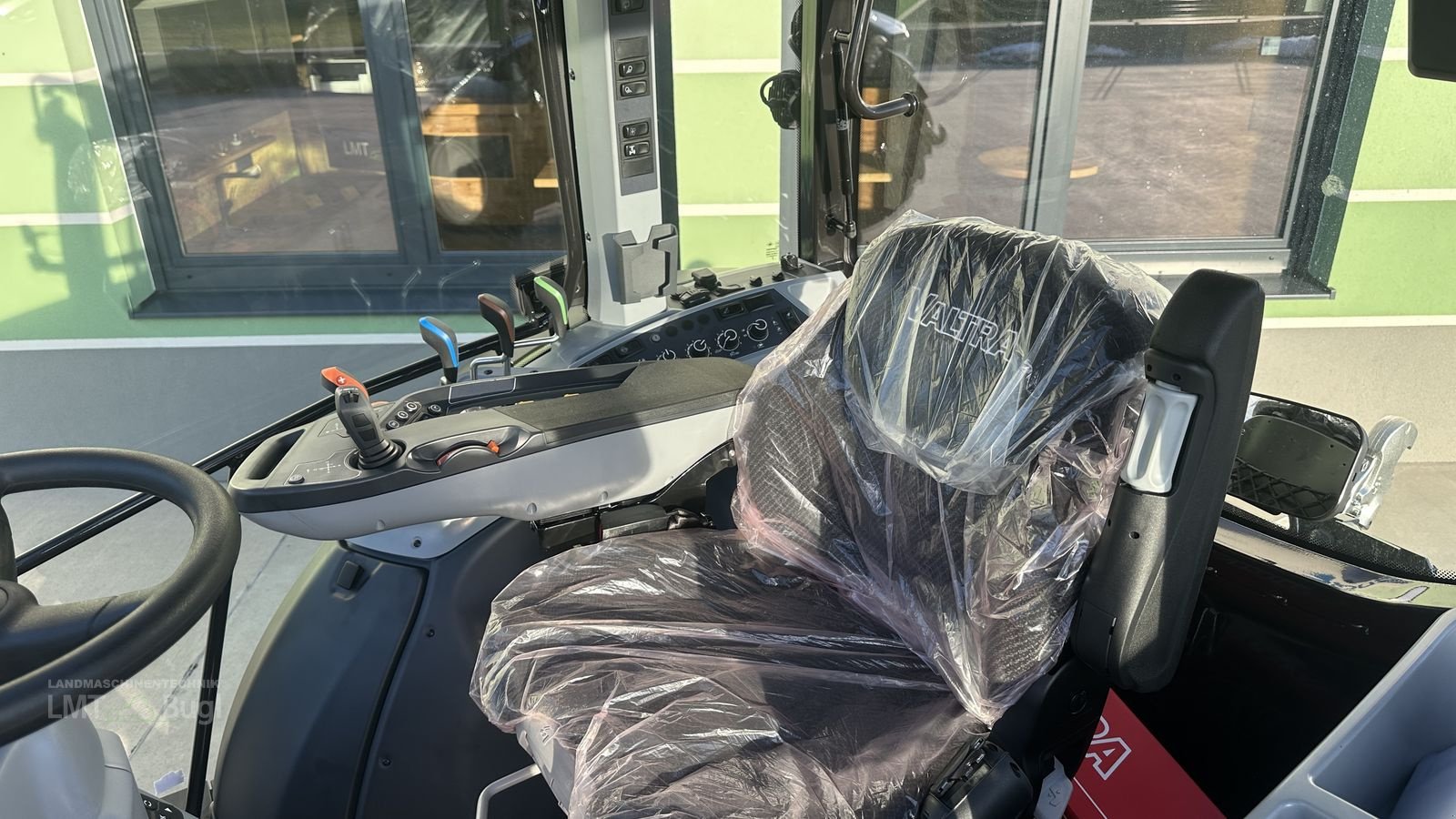 Traktor of the type Valtra G115 Active, Gebrauchtmaschine in Hürm (Picture 13)